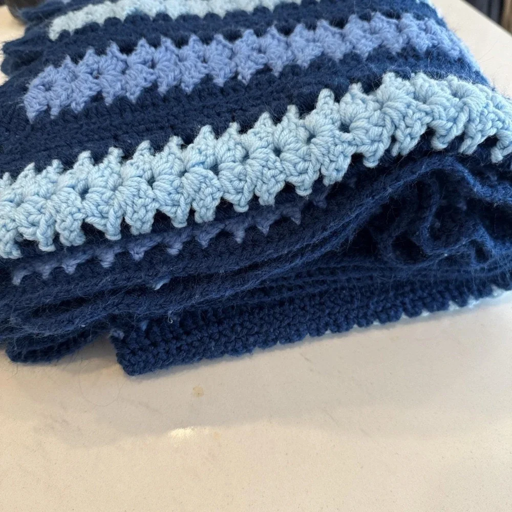 VTG Afghan Grandma Made‎ Crochet Throw Blanket Blues Scalloped Edge Striped